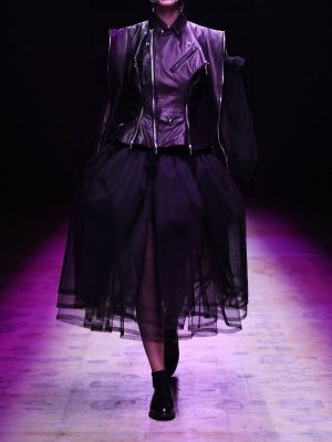 Tylové nylonové midi šaty Noir Kei Ninomiya čierna