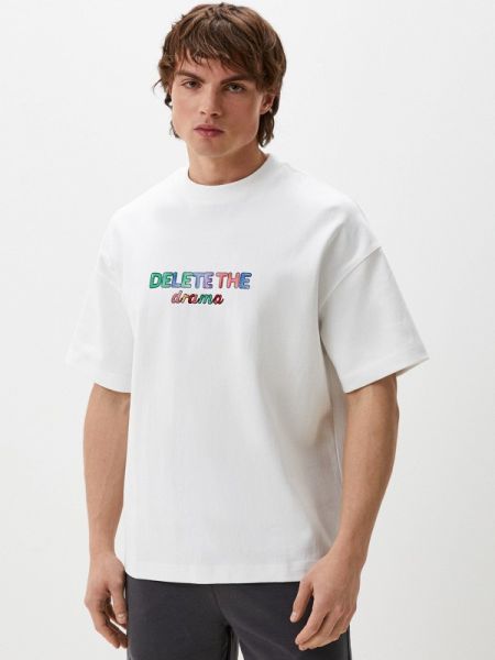 Белая футболка Qwentiny