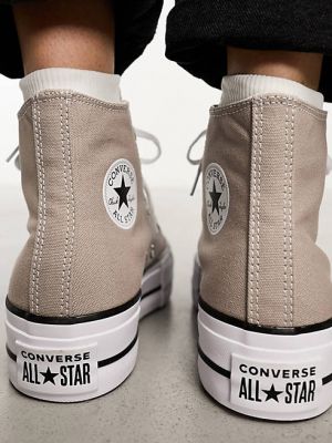 Высокие кроссовки со звездочками Converse Chuck Taylor All Star белые