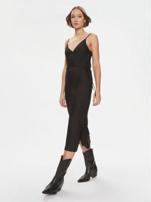 Priliehavé šaty Calvin Klein čierna