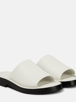 Usnjene nizki čevlji Ferragamo bela