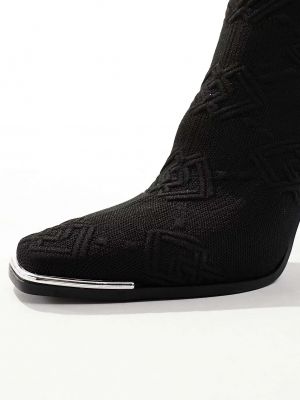 Ботинки челси на каблуке Asos черные