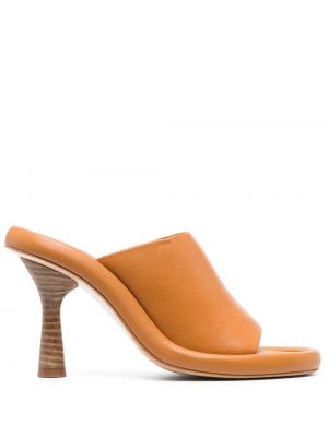 Nahast sandaalid Paloma Barceló kollane