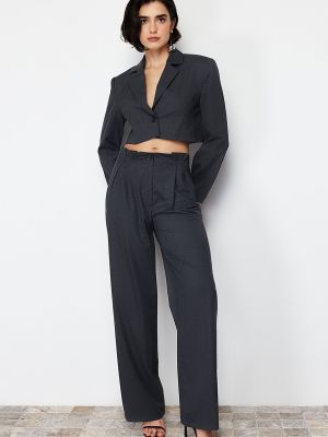 Pruhované slim fit kalhoty relaxed fit Trendyol šedé