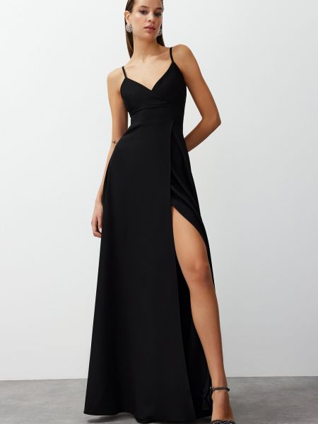 Κομψό βραδινό φόρεμα από λυγαριά Trendyol μαύρο