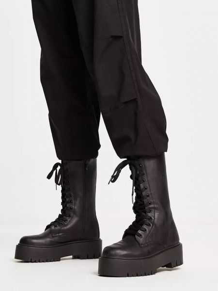 Ботинки на шнуровке чанки New Look черные