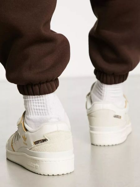 Кроссовки с принтом со змеиным принтом Adidas Originals белые