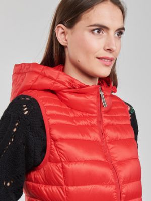 Pikowana kurtka Esprit czerwona