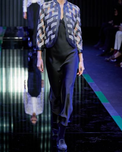 Копринена сатенена макси рокля с v-образно деколте Giorgio Armani черно