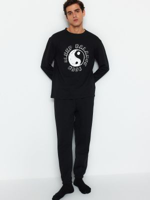 Pijamale tricotate cu imagine Trendyol negru