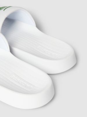 Białe sandały z nadrukiem Lacoste