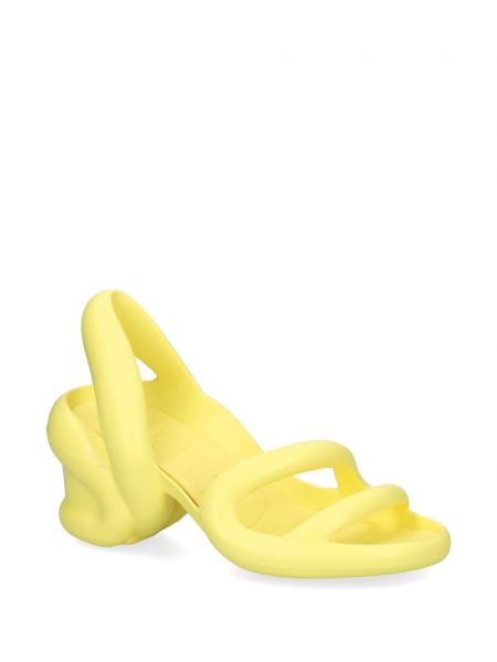Lahtise kannaosaga sandaalid Camper kollane