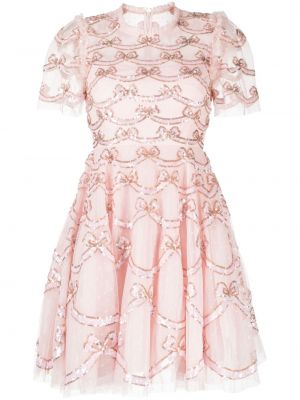 Platėjanti suknelė su blizgučiais iš tiulio Needle & Thread rožinė