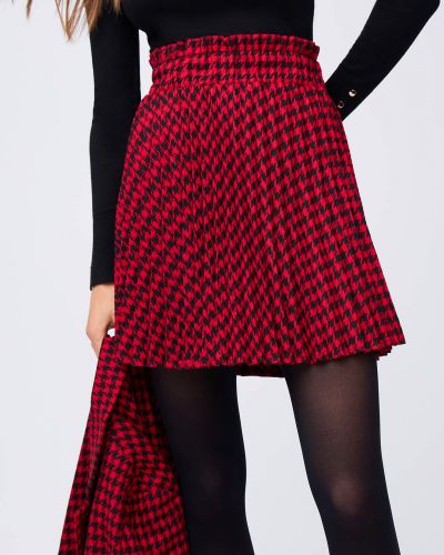 Červené sukně Orsay