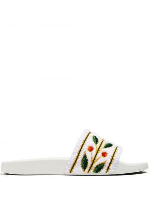 Ниски обувки бродирани Casablanca бяло