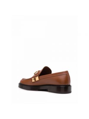 Loafers de cuero con tachuelas Valentino Garavani marrón