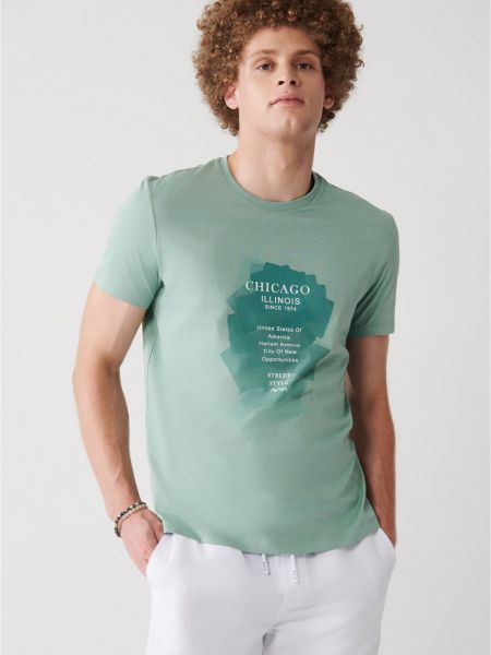 Brīva piegriezuma kokvilnas polo krekls ar apdruku Avva zaļš