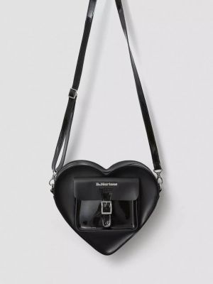 Кожаный рюкзак с сердечками Dr Martens черный