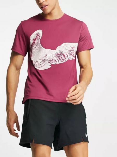 Беговая футболка с принтом Nike фиолетовая