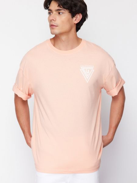 Oversize памучна тениска с принт Trendyol розово