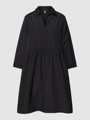 Czarna sukienka midi z dekoltem w serek Soyaconcept