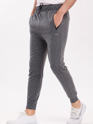 Slim fit teplákové nohavice Slazenger sivá