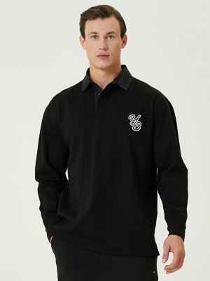 Черная футболка с длинным рукавом и воротником-поло с вышитым логотипом
