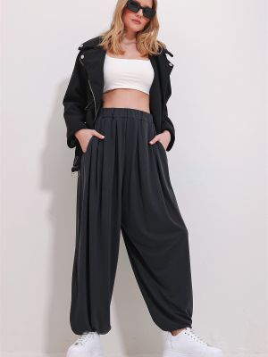Pantaloni din modal cu croială lejeră cu buzunare Trend Alaçatı Stili