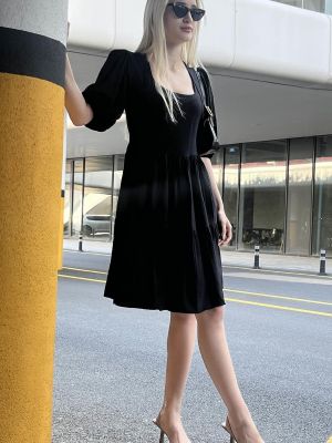 Μini φόρεμα με κομμένη πλάτη Madmext μαύρο