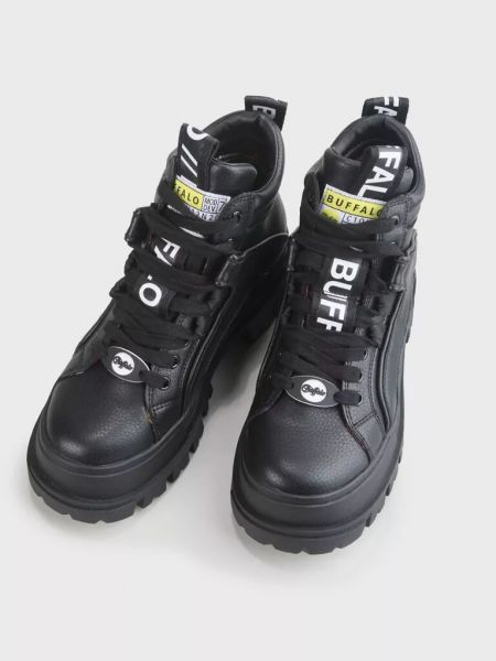 Ботинки чанки Buffalo черные