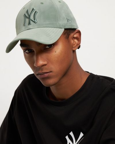 Welurowa czapka New Era zielona