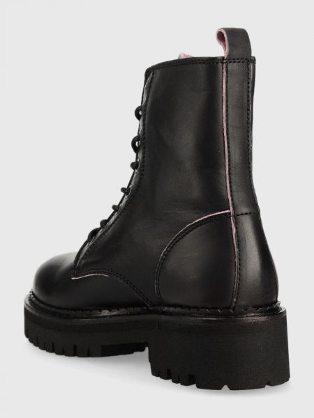 Kotníkové boty na platformě Tommy Jeans černé