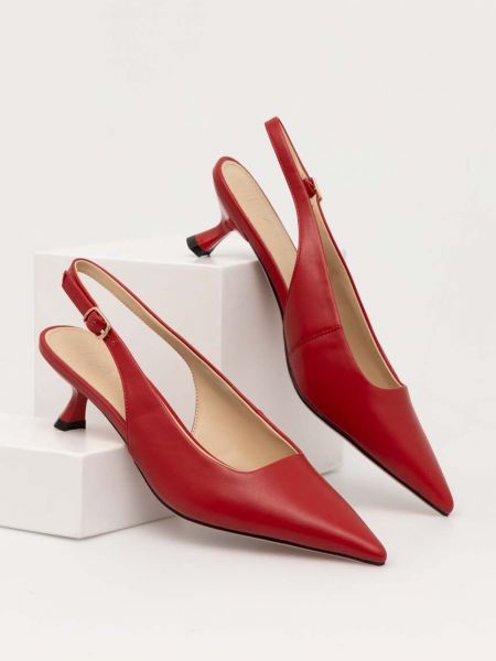 Ниски обувки с ток с тънък ток Answear Lab червено