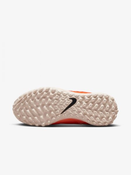 Оранжевые туфли Nike