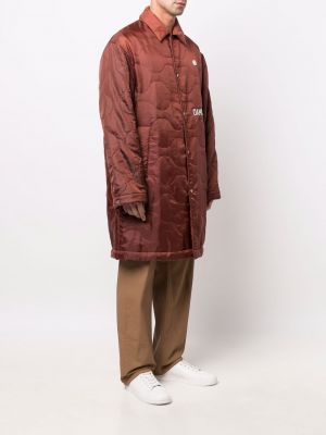 Pikowany płaszcz z nadrukiem Oamc brązowy
