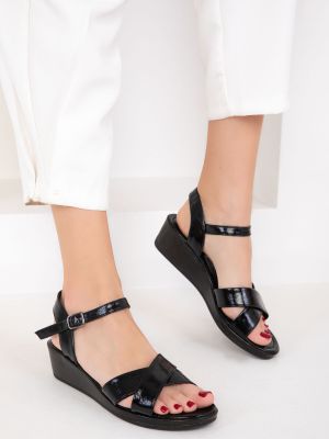 Lakované kožené sandále Soho čierna