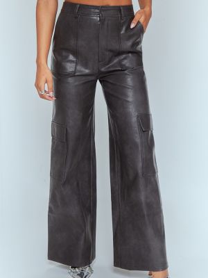 Кожаные брюки карго с карманами из искусственной кожи Prettylittlething черные