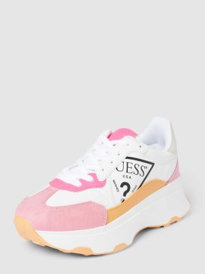 Różowe sneakersy Guess