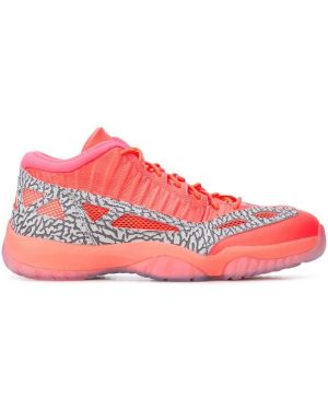 Top Jordan pink