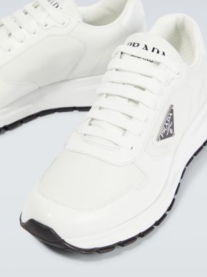 Bőr sneakers Prada fehér