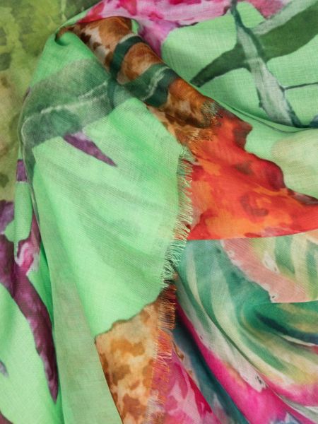 Schal mit print aus modal D'aniello grün