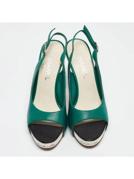 Sandalias de cuero retro Chanel Vintage verde
