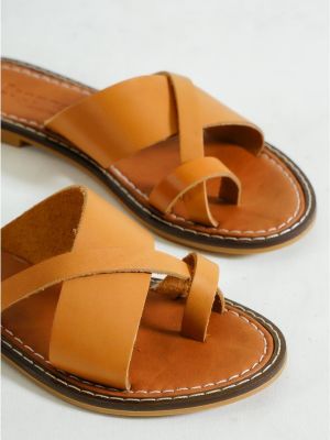 Lapos talpú flip-flop Capone Outfitters barna