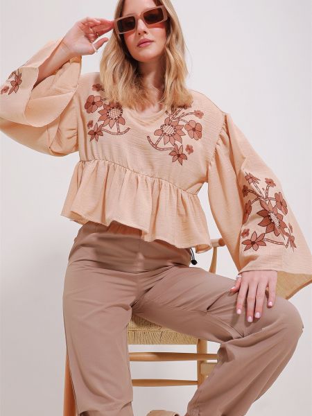 Лляна вишита блуза з v-подібним вирізом Trend Alaçatı Stili бежева