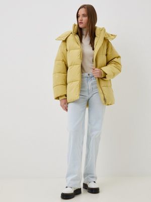 Утепленная демисезонная куртка Ostin желтая