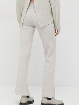 Jednobarevné kalhoty s vysokým pasem Liviana Conti šedé