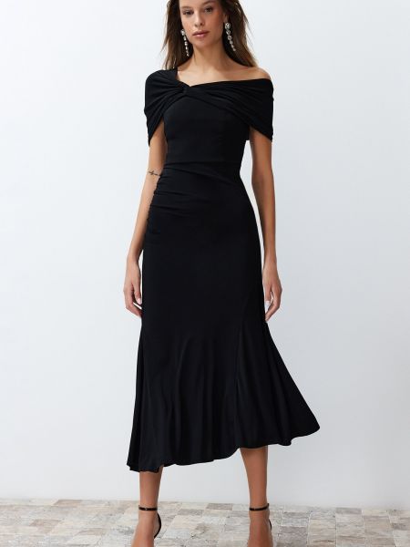 Asymetrické pletené večerní šaty Trendyol černé