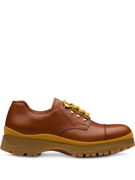 Zapatos derby con cordones de cuero Prada marrón