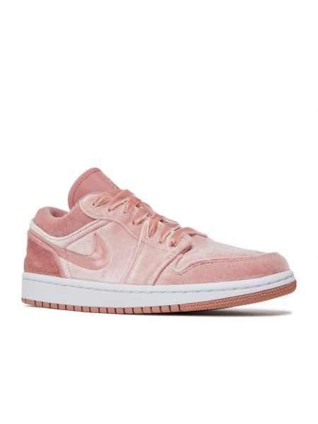 Бархатные кроссовки Air Jordan розовые