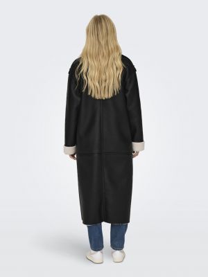 Priliehavý kožený zimný kabát z ekologickej kože Only čierna
